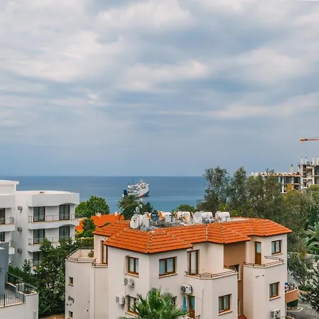 Kyrenia Sea View *